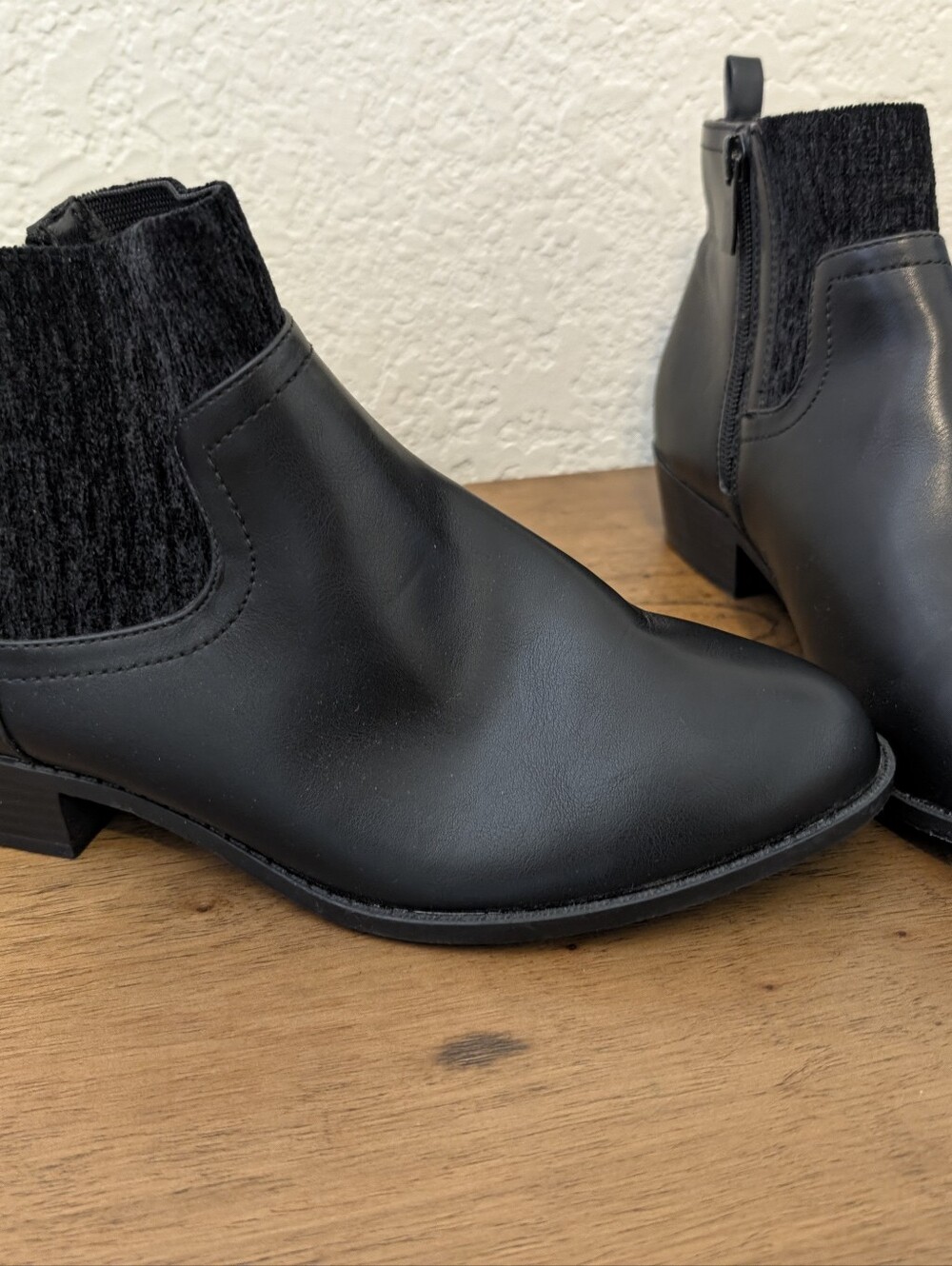Torrid Black Chelsea Ankle Boots Size 8 Leather Lined